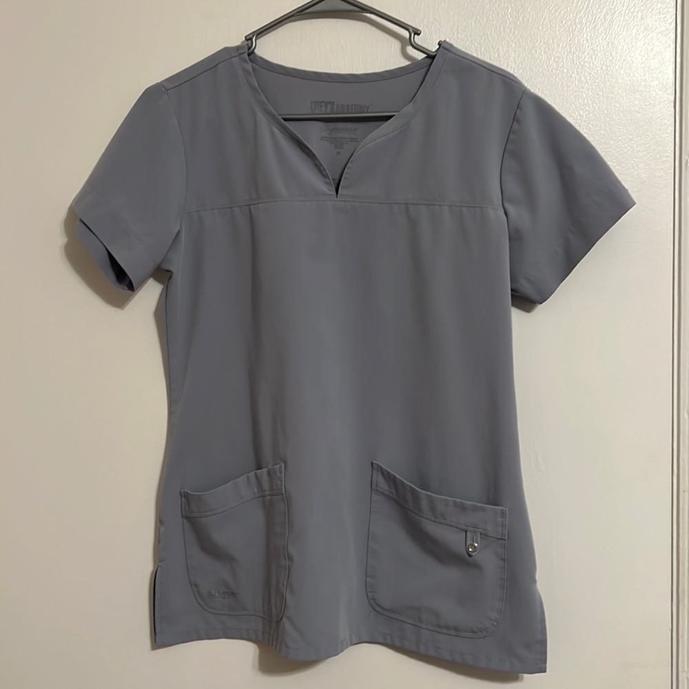 Greys Anatomy women’s 2 pocket scrub top
